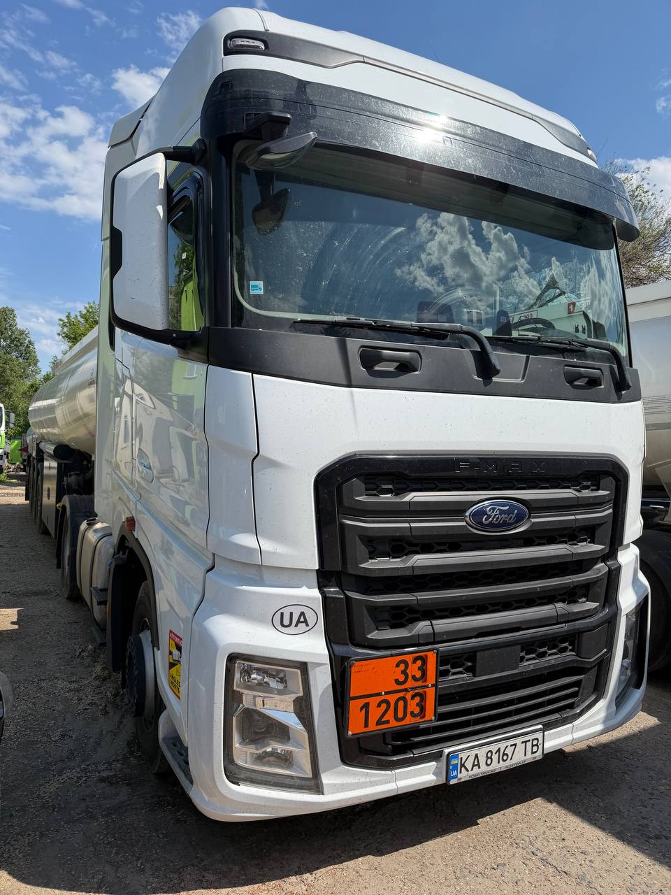 Бензовоз UETO — Ford з власного автопарку